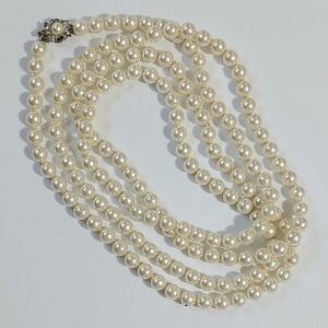 27 Inch Vintage Strand of Pearl Necklace